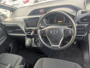 Toyota Noah 2015 Silver