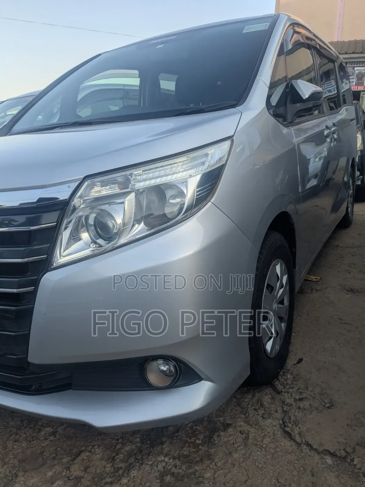 Toyota Noah 2015 Silver