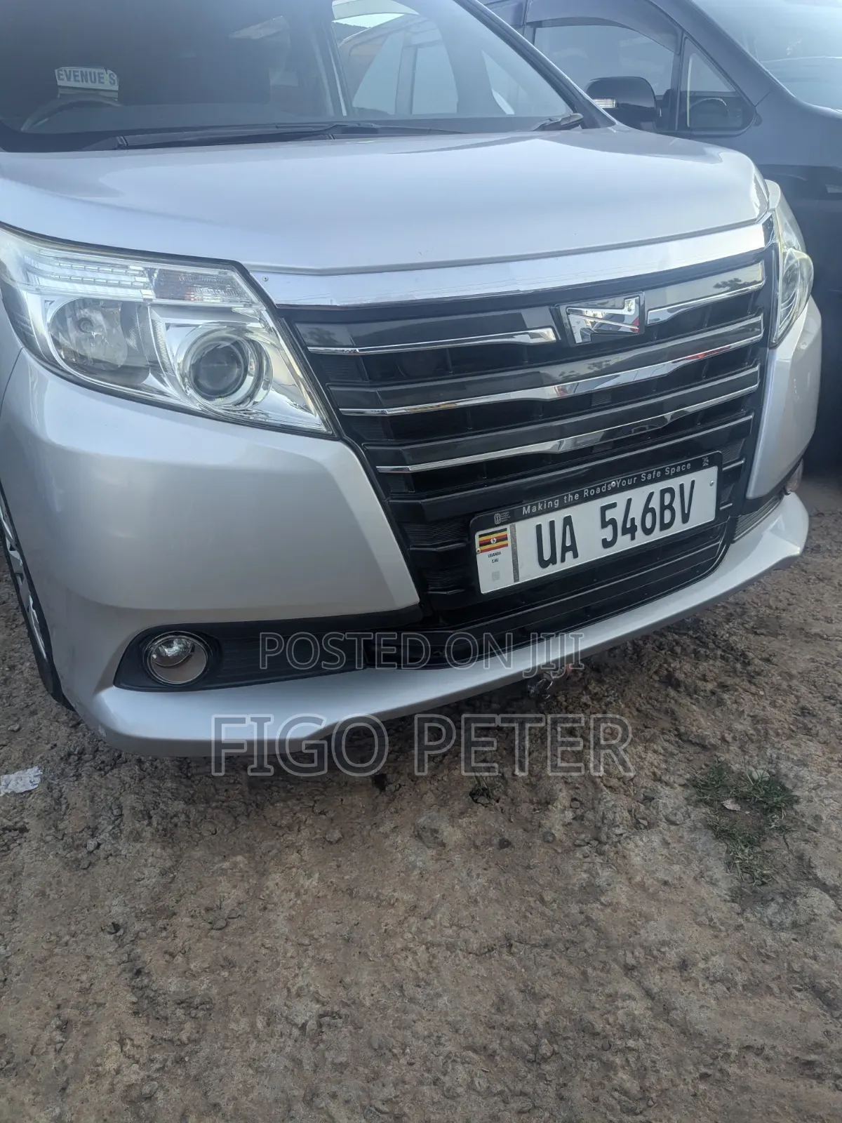 Toyota Noah 2015 Silver