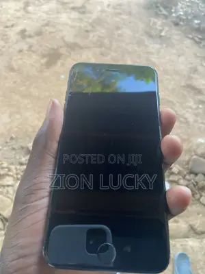 Apple iPhone 7 Plus 32 GB Black