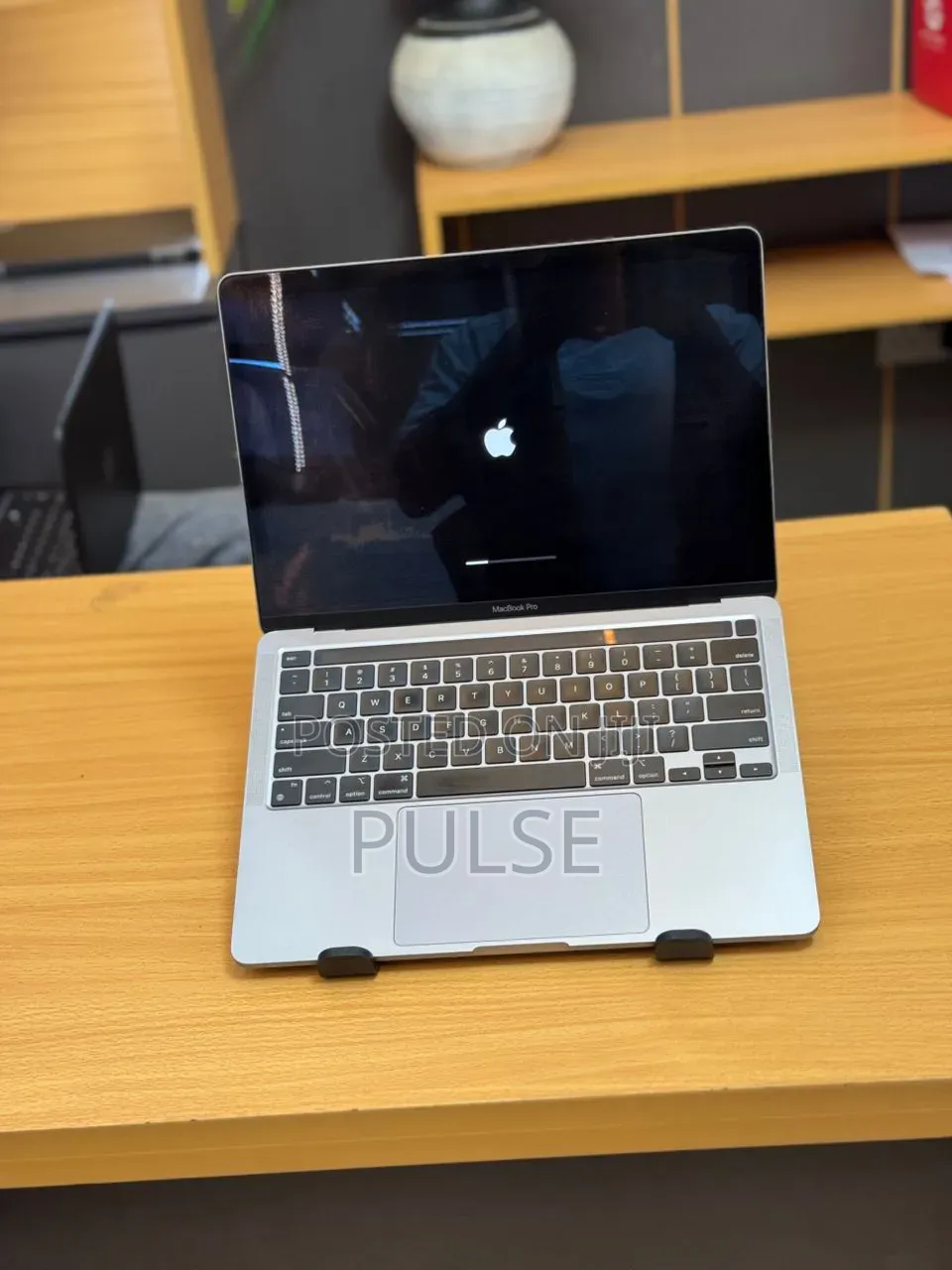 Laptop Apple MacBook Pro 2020 M1 8GB Apple M1 Pro SSD 256GB