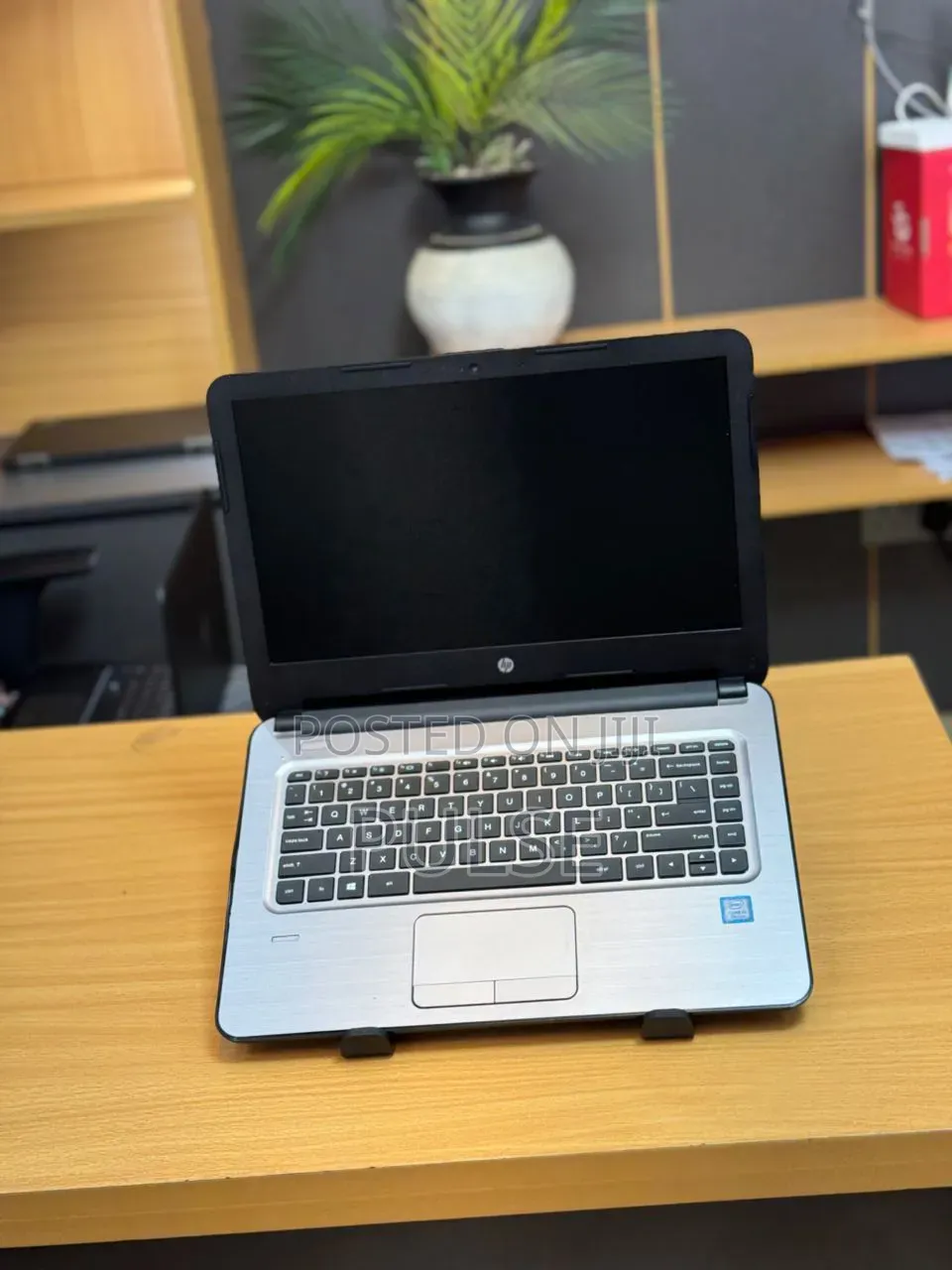 Laptop HP 14-dq1088wm 8GB Intel Core i5 HDD 1T