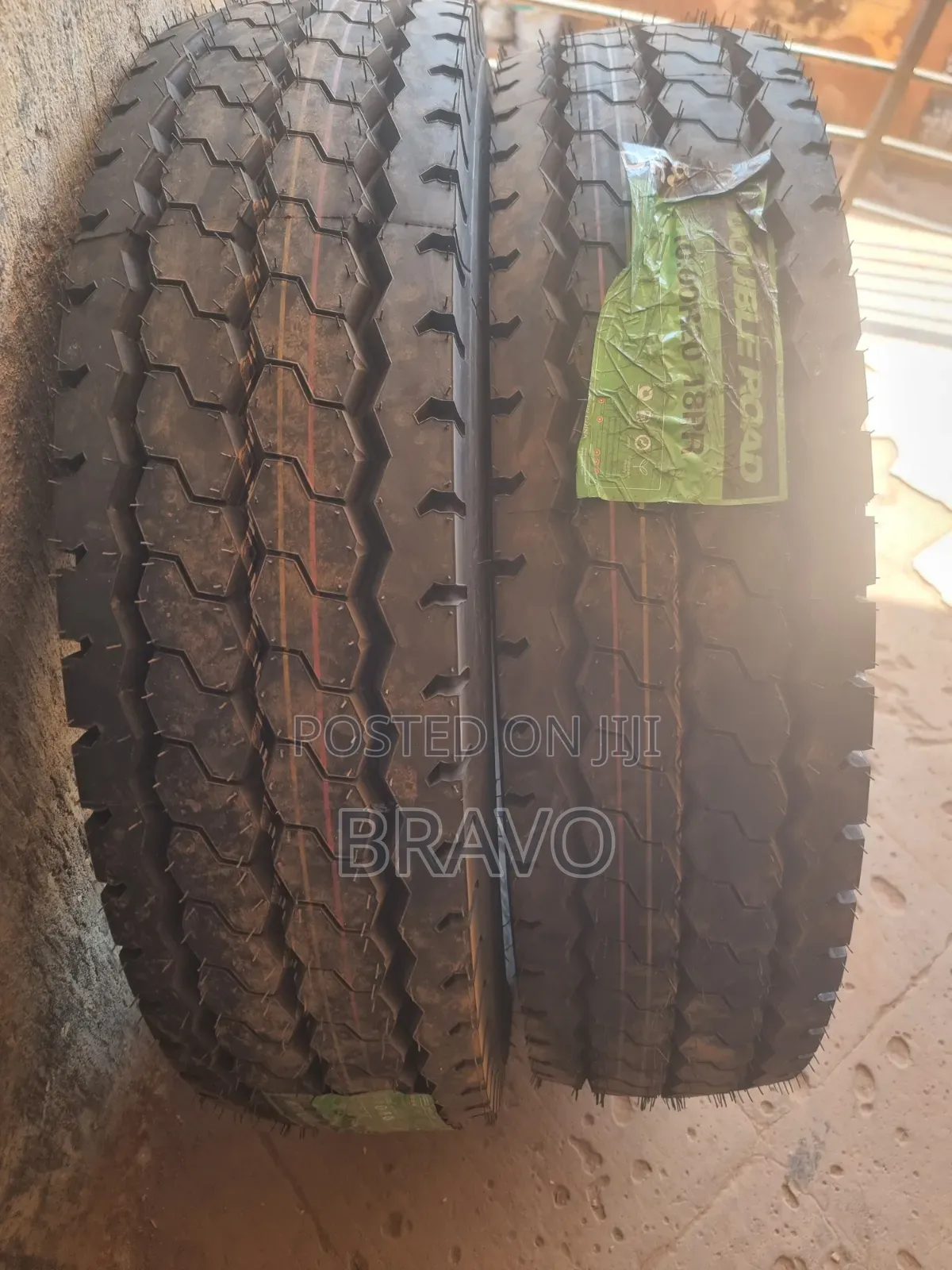 10.000R20 Tata Heavy Tires .