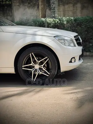 Mercedes-Benz C200 2011 White