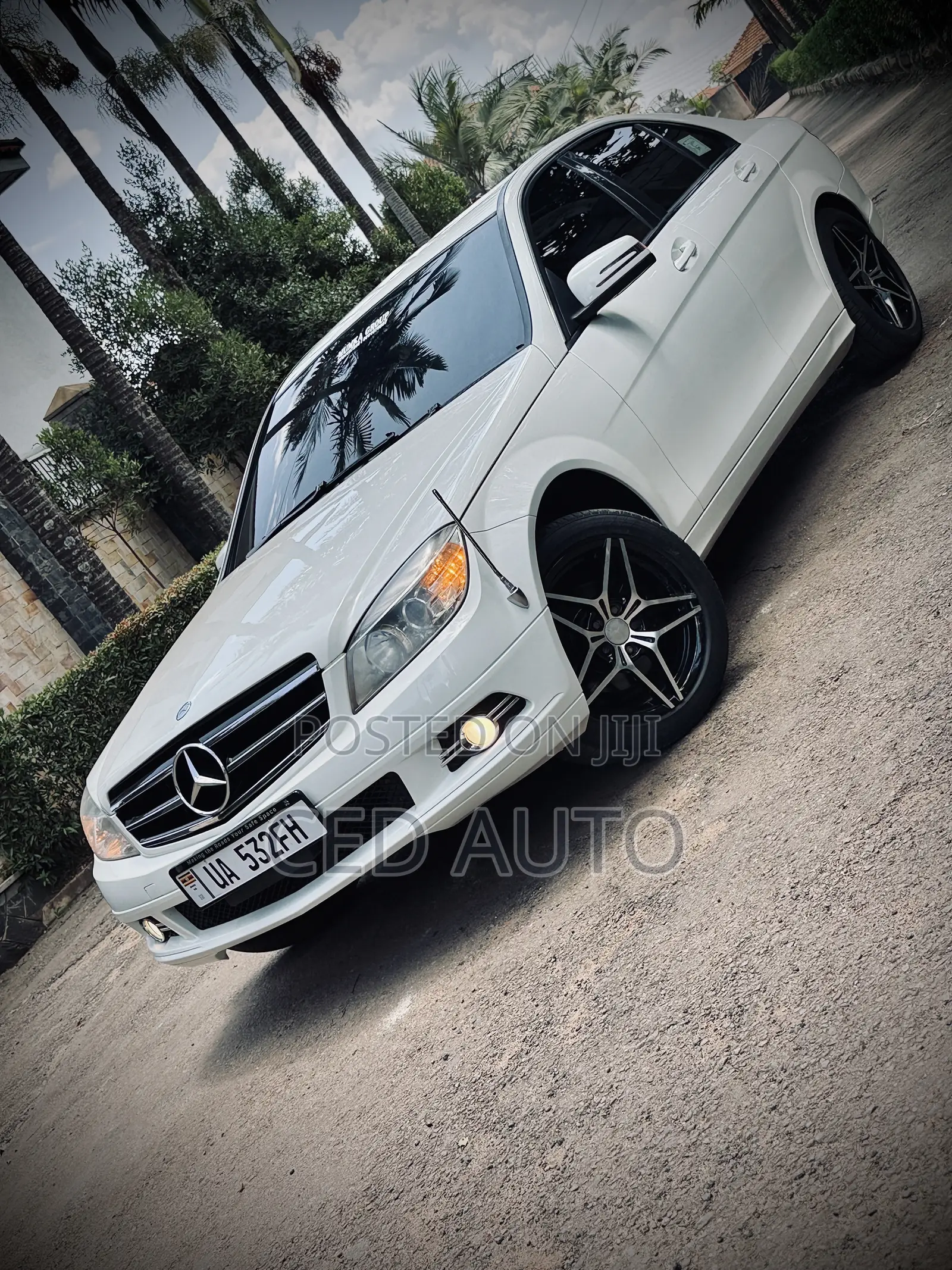 Mercedes-Benz C200 2011 White