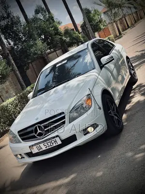 Mercedes-Benz C200 2011 White