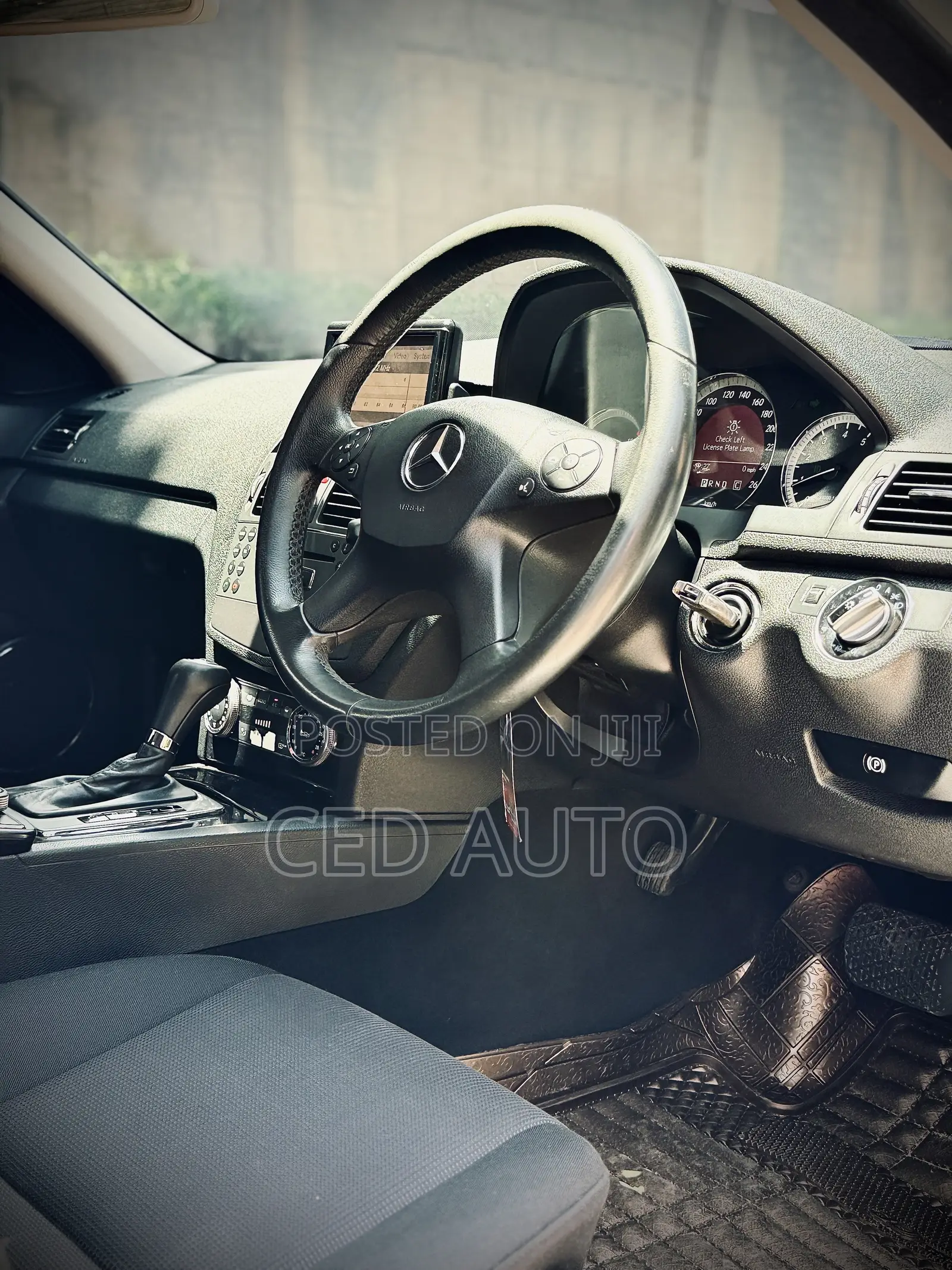Mercedes-Benz C200 2011 White