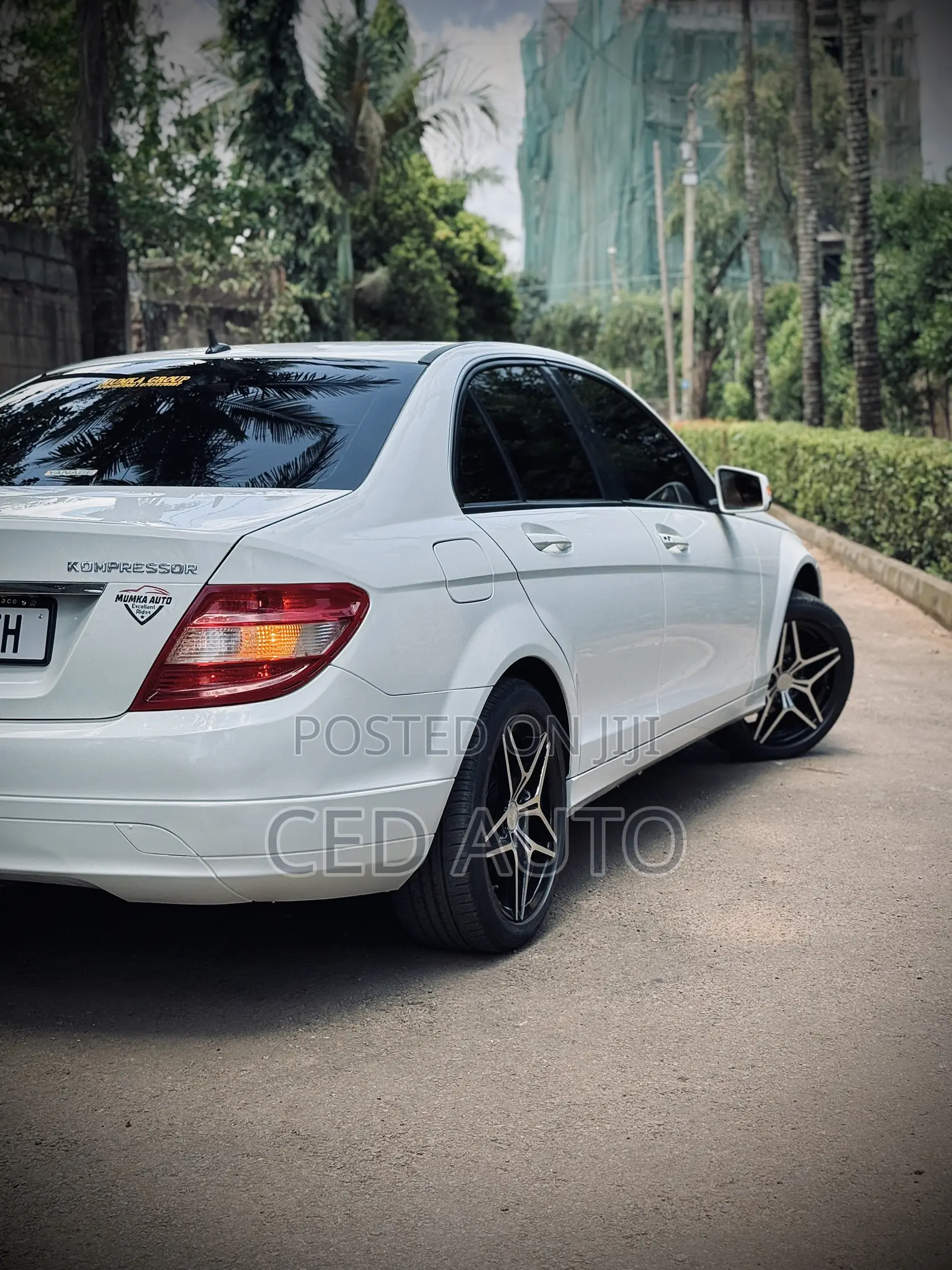 Mercedes-Benz C200 2011 White
