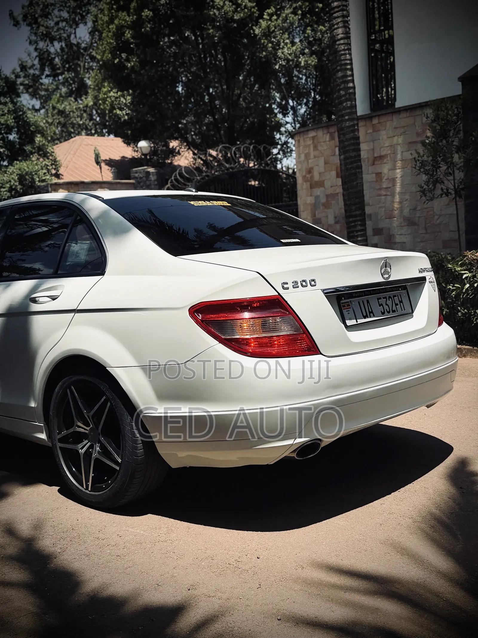 Mercedes-Benz C200 2011 White