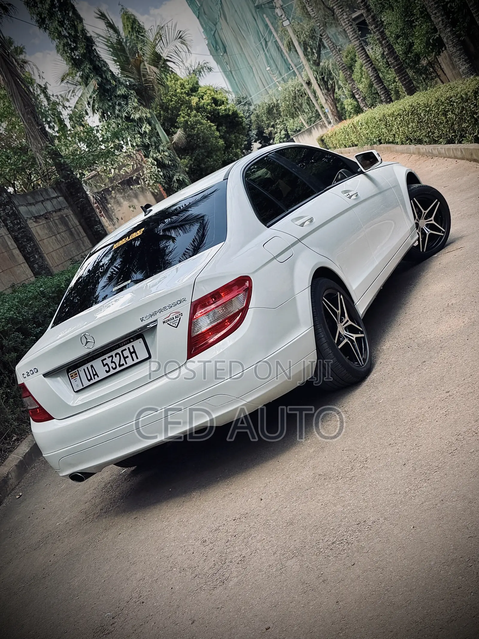 Mercedes-Benz C200 2011 White