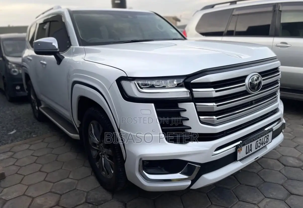 Toyota Land Cruiser 2023 White