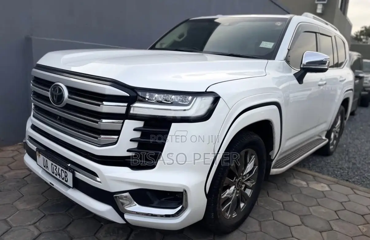 Toyota Land Cruiser 2023 White