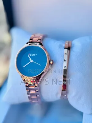Curren Ladies Watch With a Bangle