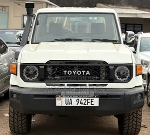 Toyota Land Cruiser 79 Series 2015 White