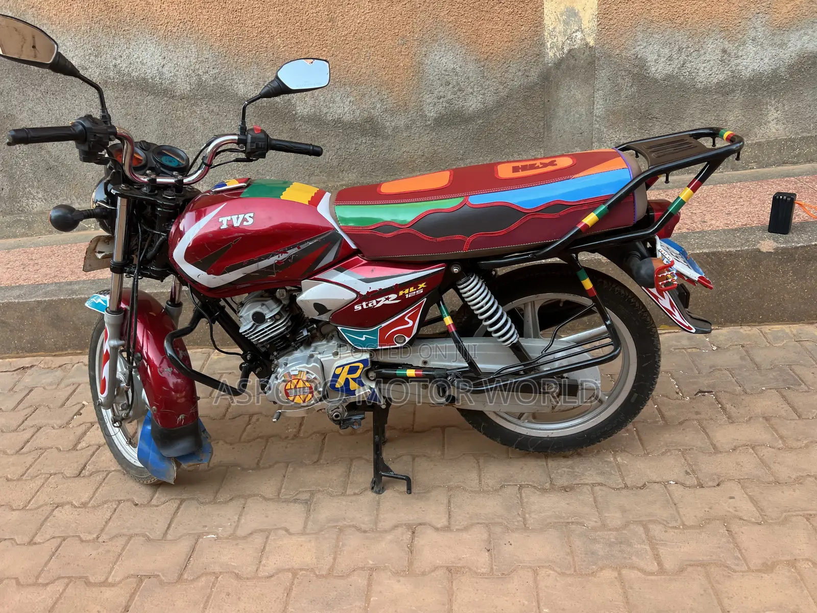 TVS HLX 125 2022 Red