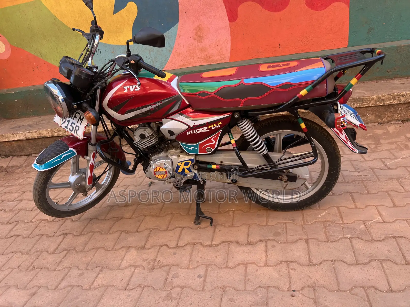 TVS HLX 125 2022 Red