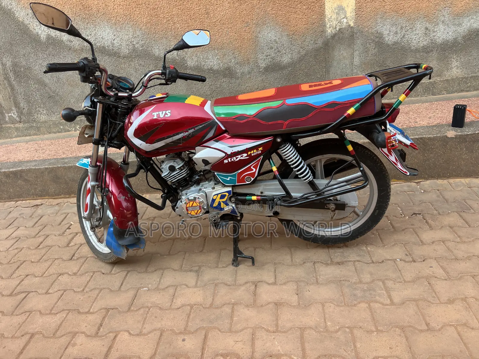 TVS HLX 125 2022 Red