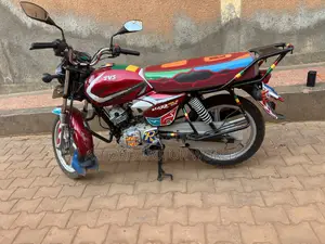 TVS HLX 125 2022 Red