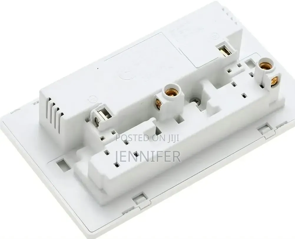 2-Gang Universal Switched Wall Socket With USB Ports