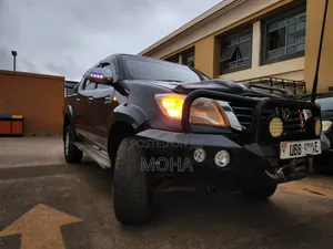 Toyota Hilux 2015 Black