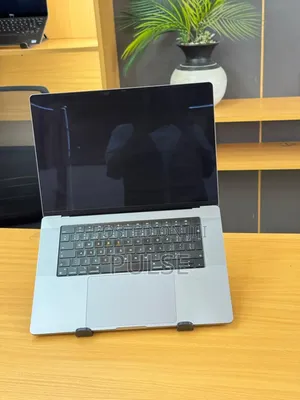 Laptop Apple MacBook Pro 2021 M1 Max 64GB Apple M1 Max SSD 512GB