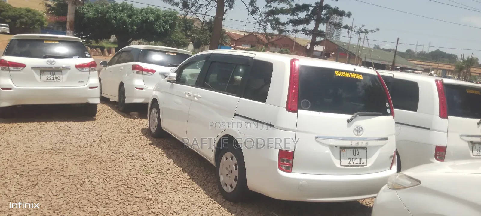 Toyota ISIS 2010 White