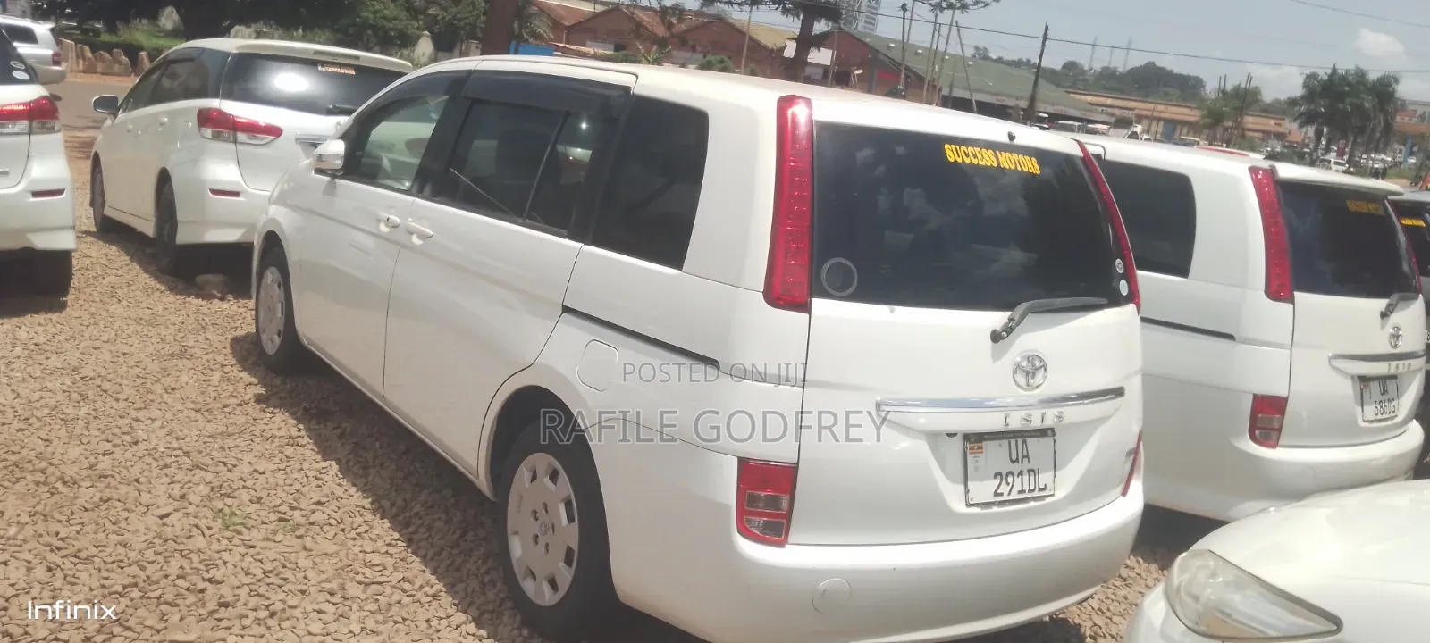 Toyota ISIS 2010 White
