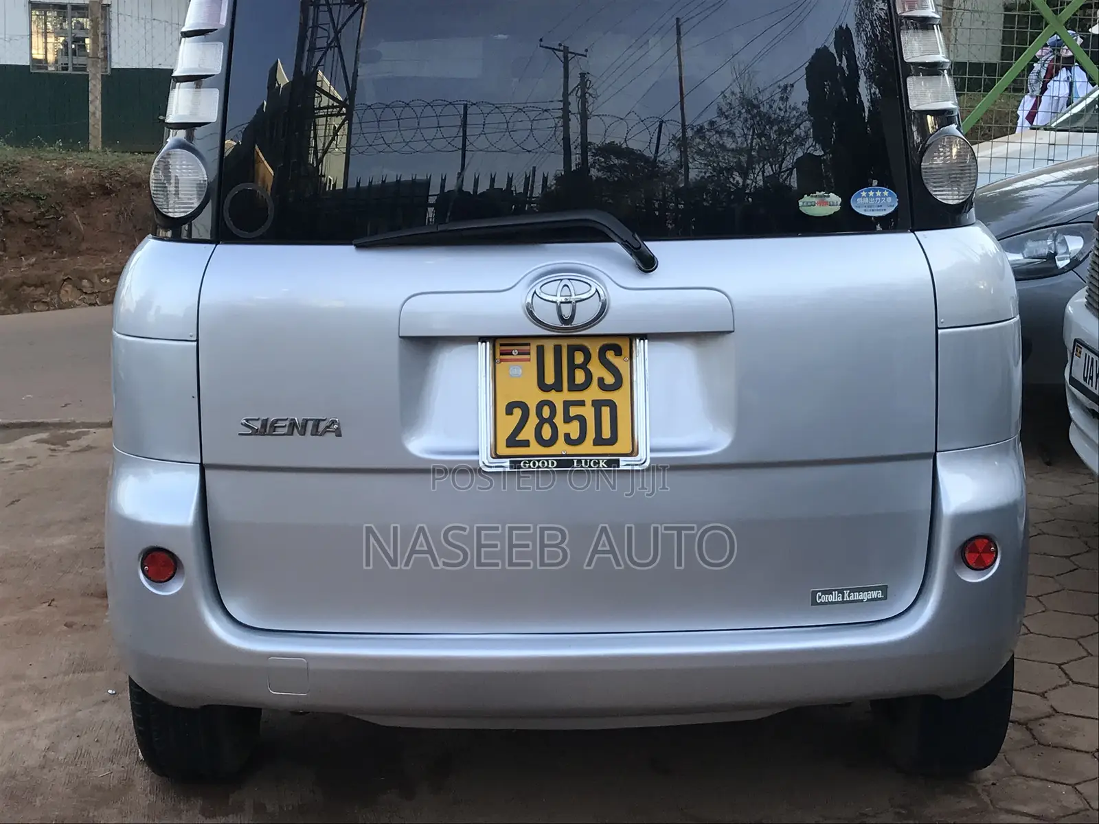 Toyota Sienta 2008 Silver