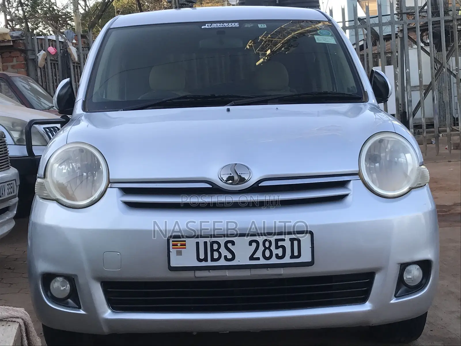 Toyota Sienta 2008 Silver