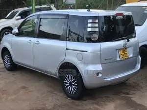 Toyota Sienta 2008 Silver