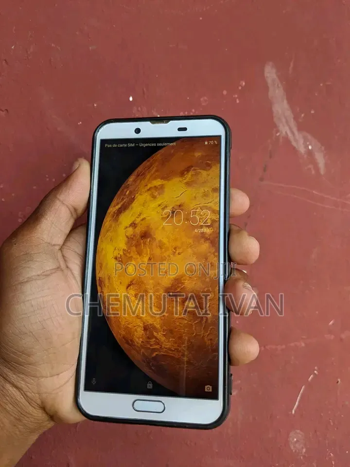 Sharp Aquos Sense 2 SHV43 32 GB Silver