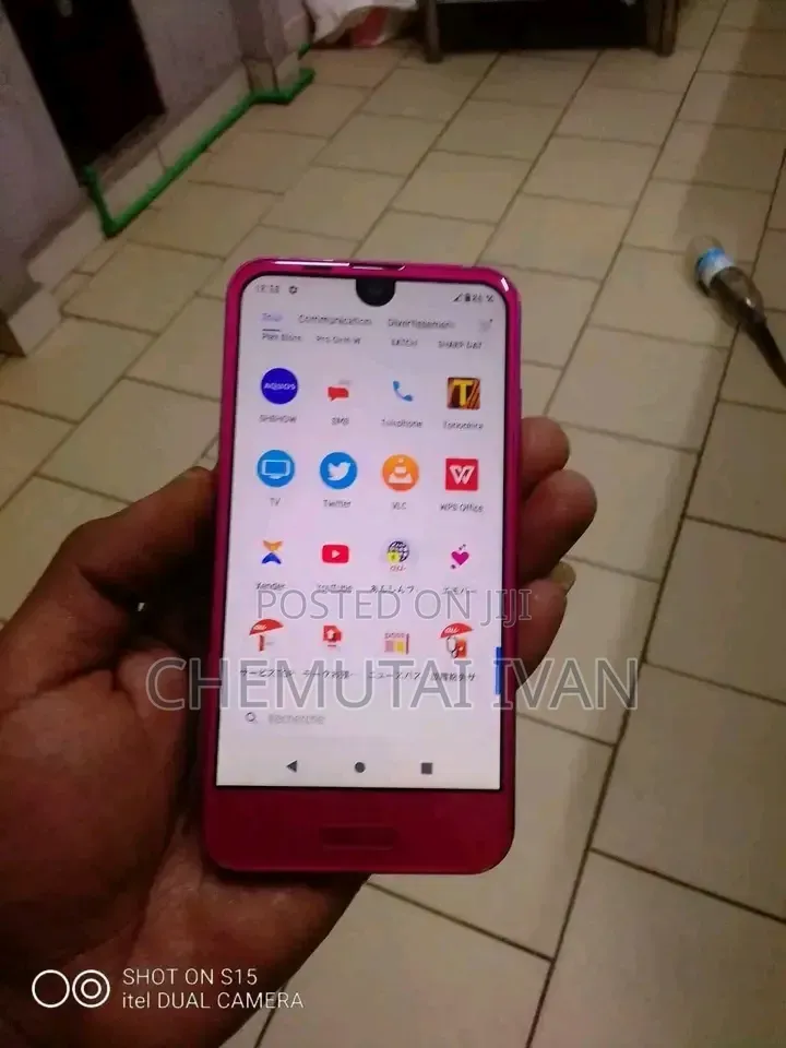 Sharp Aquos R Compactn SHV41 32 GB Pink