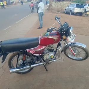 Bajaj Boxer 2025 Red