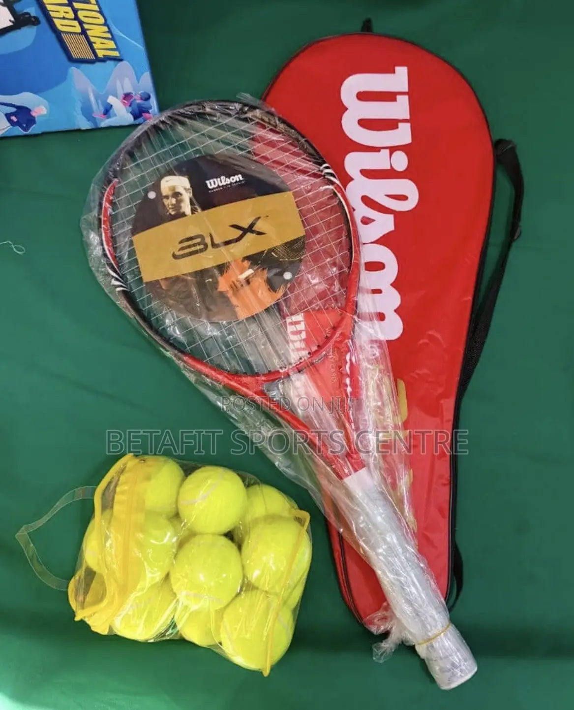 Wilson Tennis Racket With 12 Tennis Balls