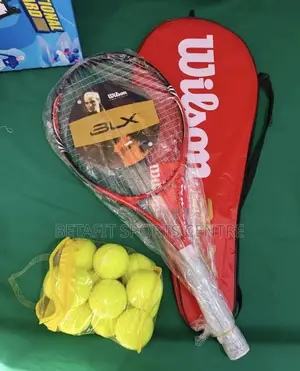 Wilson Tennis Racket With 12 Tennis Balls