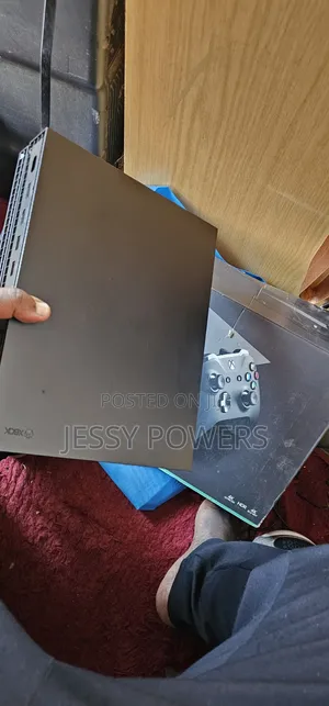 Xbox One X 1tb With Fc26
