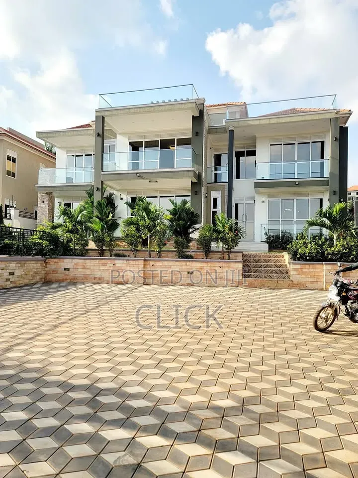 5bdrm Duplex in Muyenga, Makindye for rent