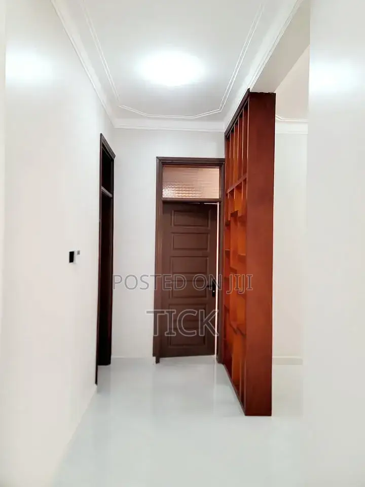 5bdrm Duplex in Muyenga, Makindye for rent