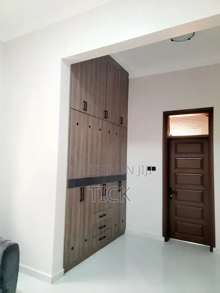 5bdrm Duplex in Muyenga, Makindye for rent