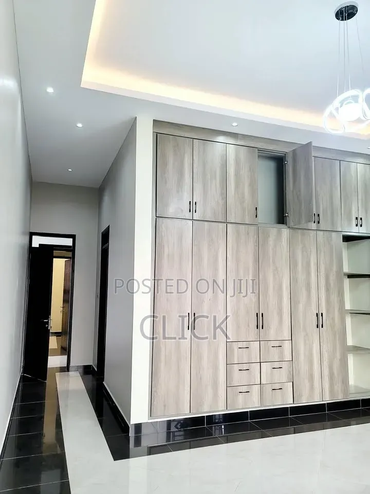 4bdrm Duplex in Muyenga, Makindye for rent