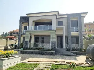 5bdrm Duplex in Muyenga, Makindye for rent