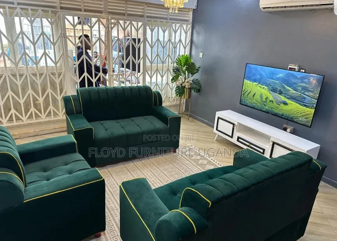 2:2: 1 Sofa in Different Colours