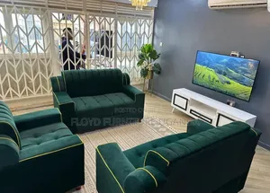 2:2: 1 Sofa in Different Colours