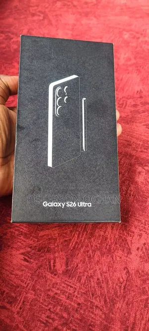 New Samsung Galaxy S26 Ultra 5G 256 GB Gold
