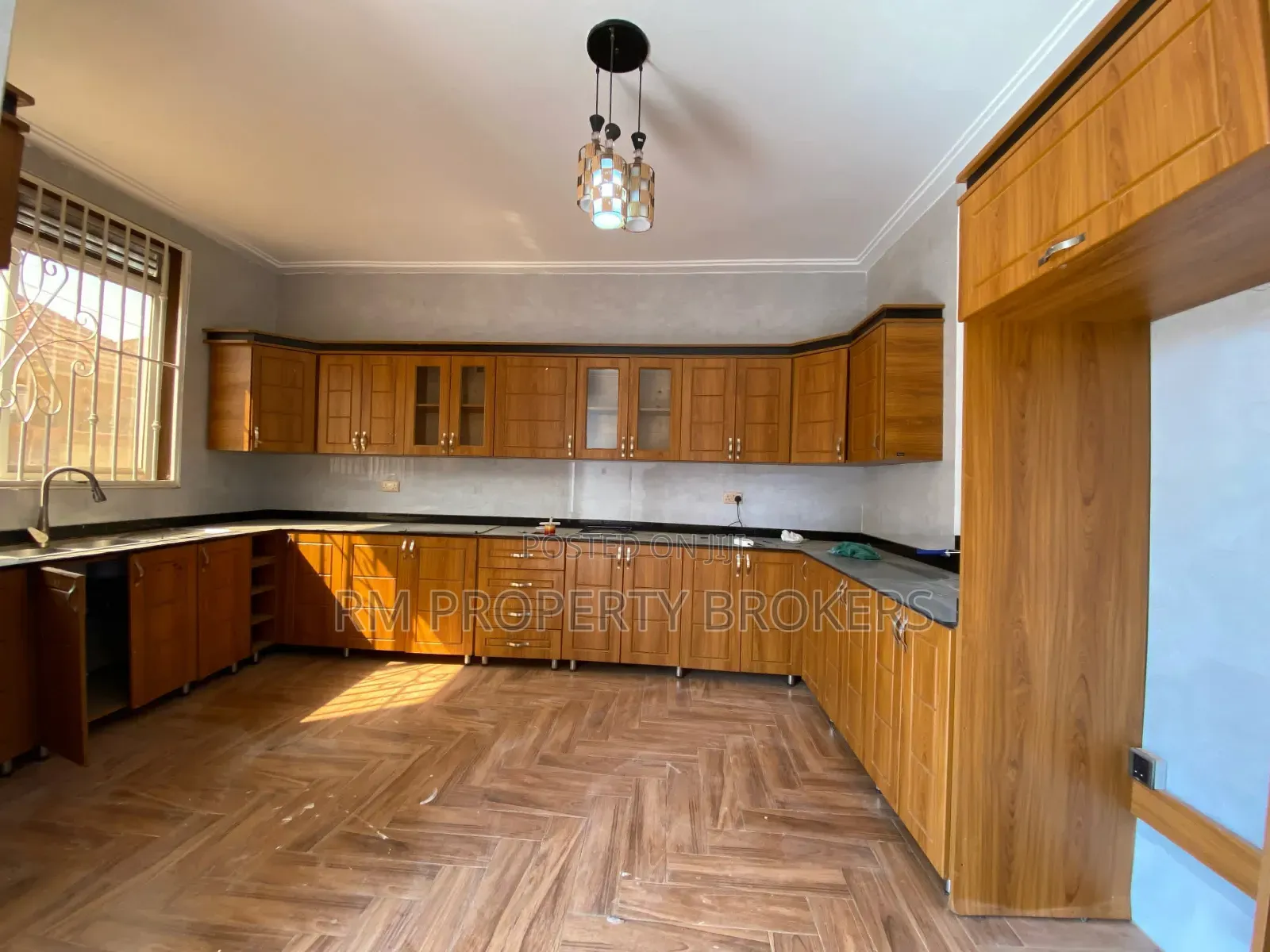 5bdrm Duplex in Lubowa, Central Division for rent