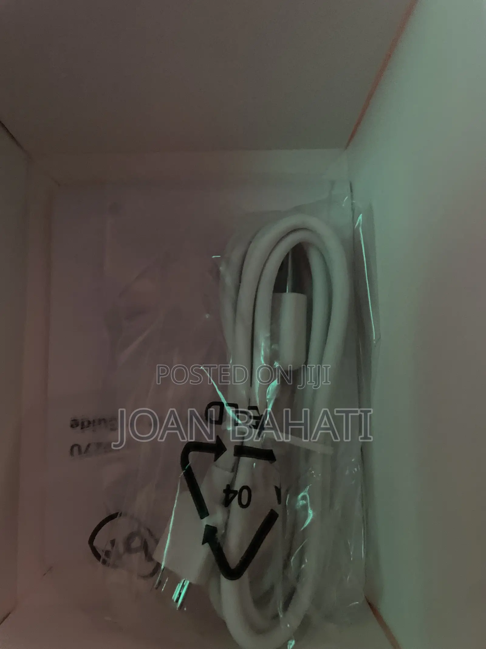 Airtel 4G MiFi WiFi Router (Portable & in Good Condition)