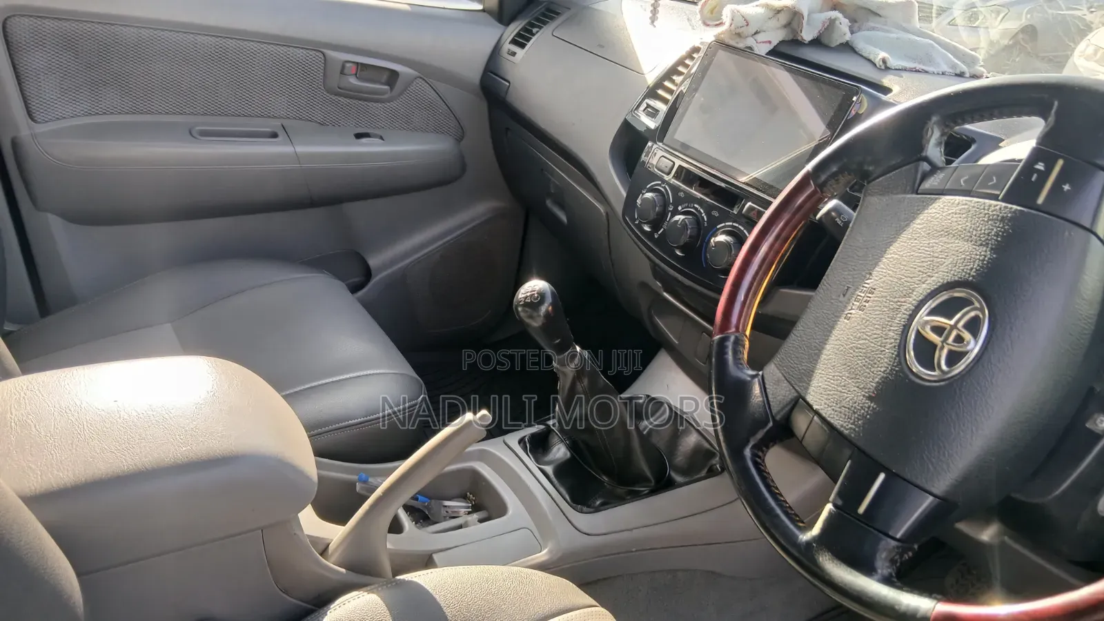 Toyota Hilux 2008 White