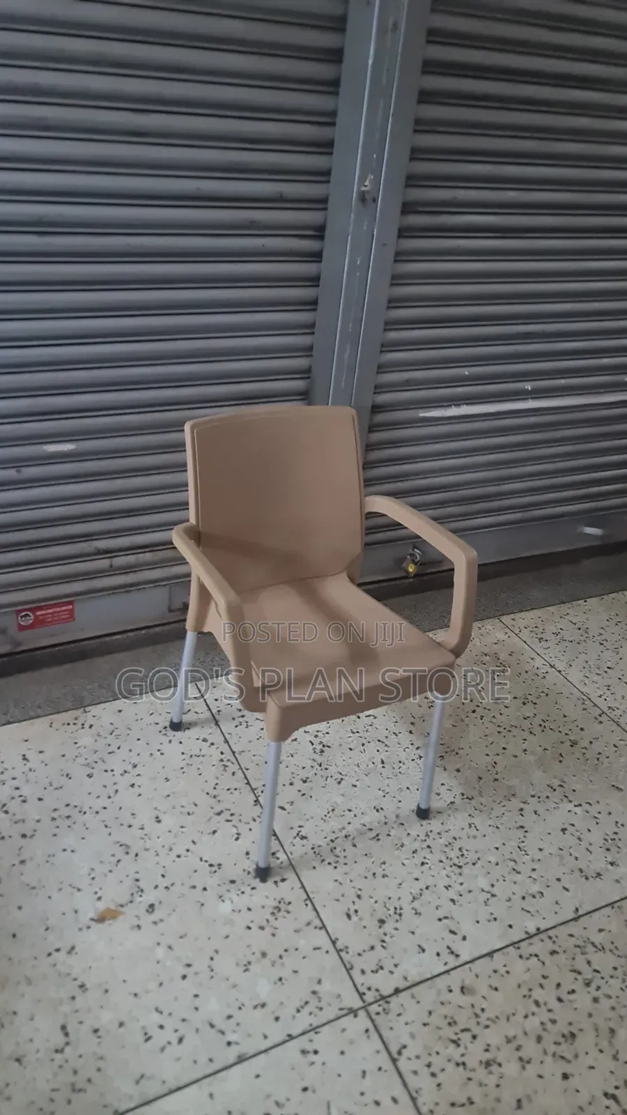 Multi Plained Back Plastic Chairs Plastic Chairs