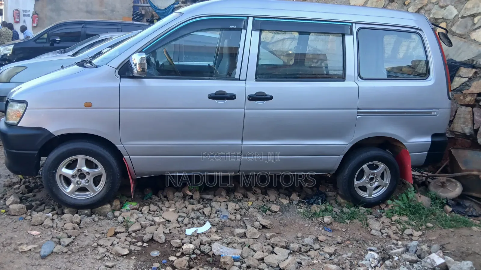 Toyota Noah 2002 Silver
