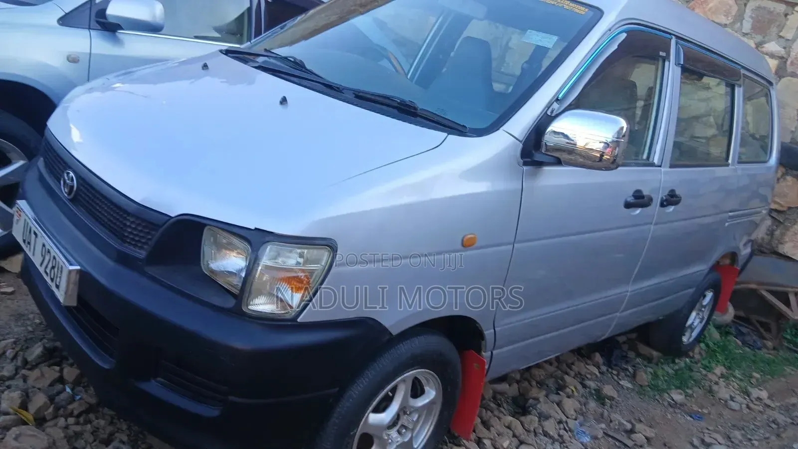 Toyota Noah 2002 Silver